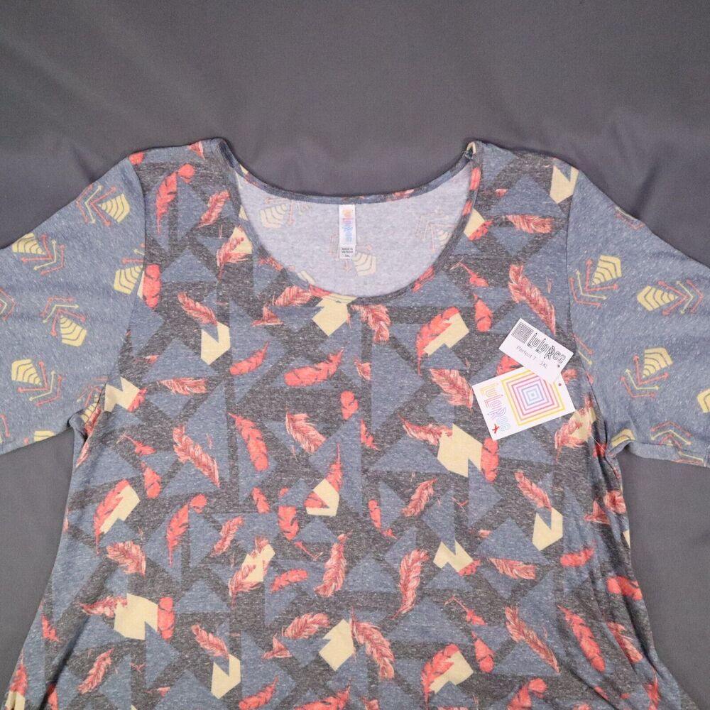 LuLa Roe Women's 3XL Shirt Top Blouse (Blue Gray/Red Feather) NEW